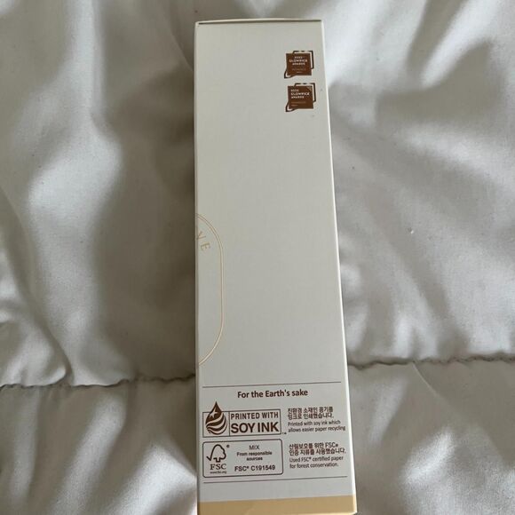 HEVEBLUE - Salmon Caring Centella Toner (Brand New, Unopened Box) - Picture 3 of 6